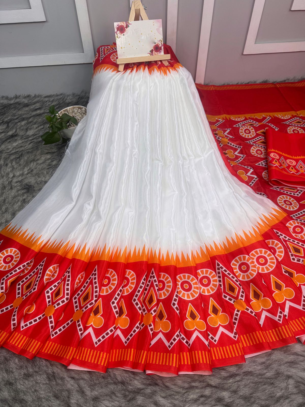 White and Red Soft Silk Digital Print Saree With Blouse Piece | DG-157